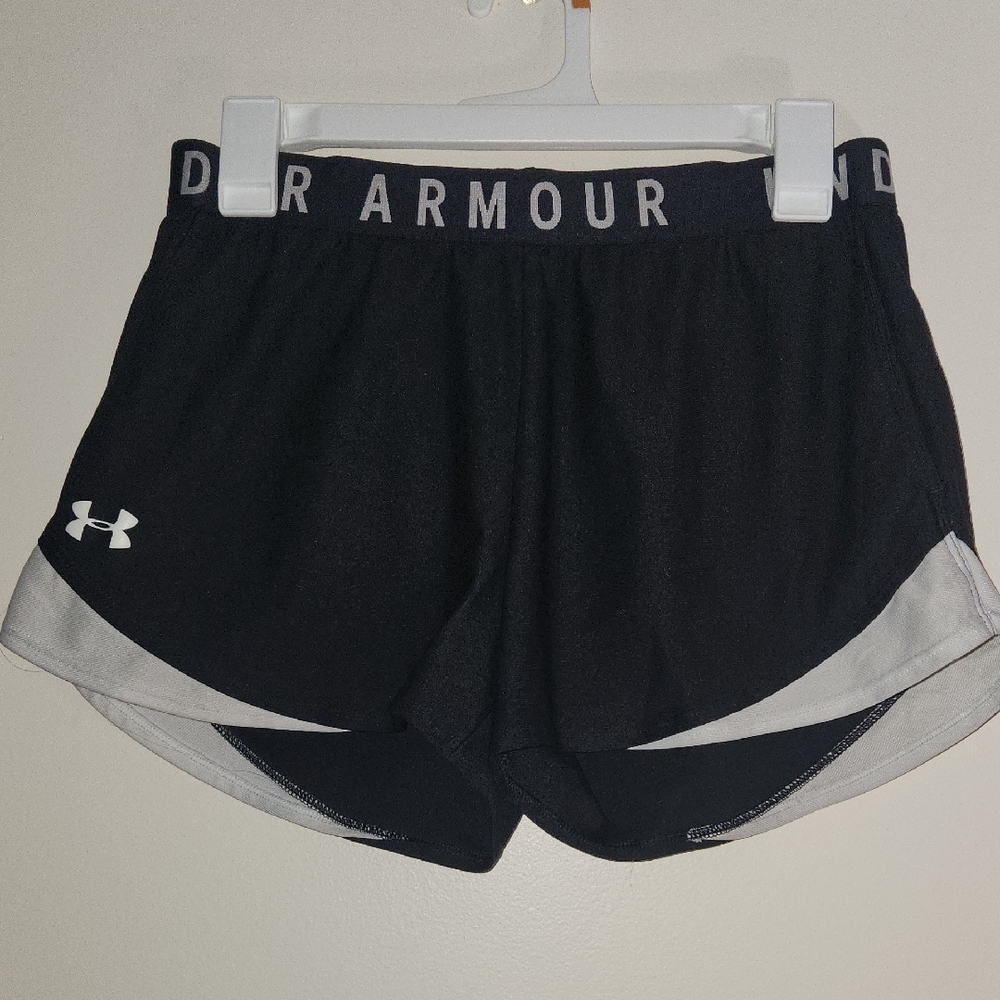 Under Armour Women's Athletic Shorts in Black and Gray